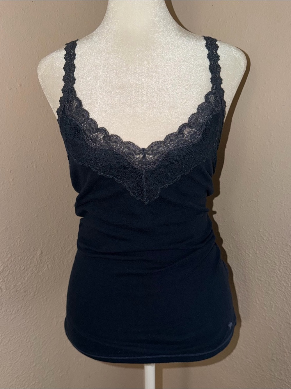 Vintage Y2K Abercrombie & Fitch 2000s Lace Trim V Neck Cami Tank Top